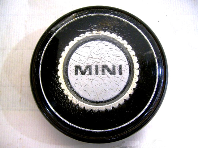 ステアリング　モチーフ　MINI　MK3　中古品 英国車・MINIのレアパーツ ステアリング