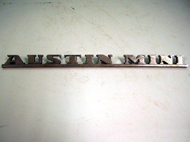 バッジ （リア） Austin Mini / オースチン ミニ 純正 中古品 英国車・MINIのレアパーツ エンブレム類（Emblem)