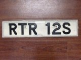 英国　ナンバープレート  RTR12S