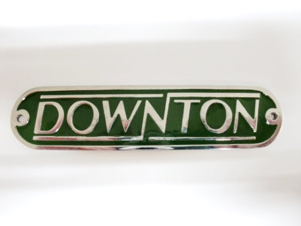 画像2: バッジ ダウントン Downton メタル (2)