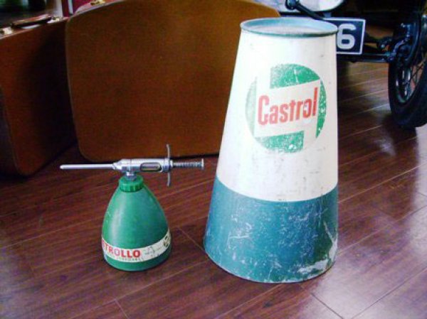 画像2: オイル缶&オイル差し　Castrol (2)