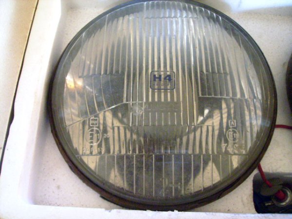 画像2: ヘッドランプ　WIPAC　2灯入り箱付き (2)